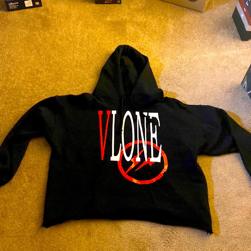 Used vlone hoodie, good condition , rarely worn